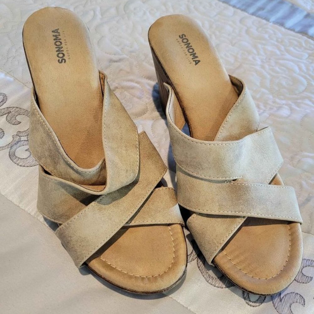 Women's Sonoma Sandals - size 7 1/2 Medium